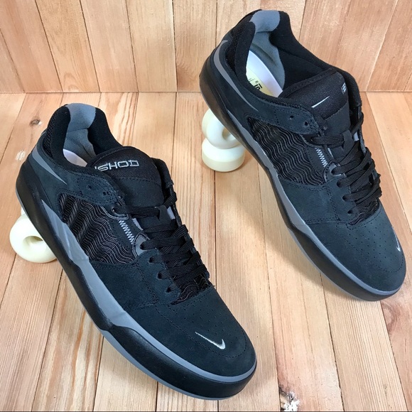 Nike SB Ishod Wair Black Smoke Grey Skate Shoes - Picture 2 of 5